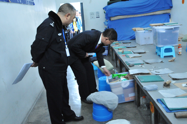 东川区院开展春节前维护看守所监管安全大检察